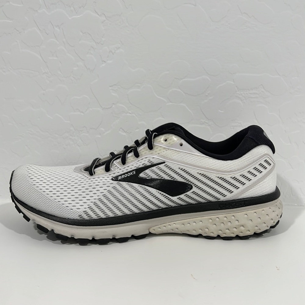 Brooks Ghost 12